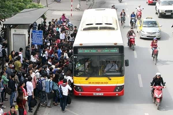 Xe bus được đông đảo người dân lựa chọn